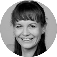 Portraitbild in Schwarzweiß von Mia Opsahl