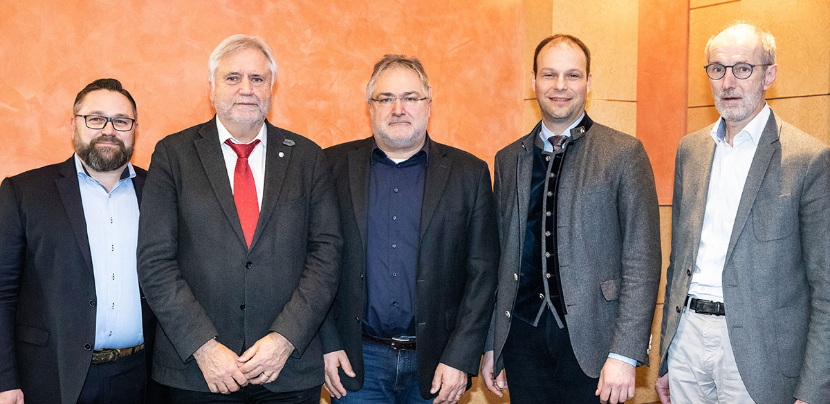Von rechts nach links: Prof. Dr. Hubert Spiekers, Stefan Thurner, Dr. Gerhard Riehl, Dr. Gerhard Riehl, Dr. Detlef Kampf